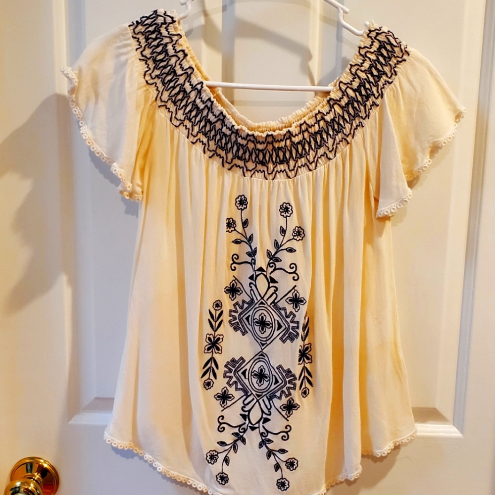 Boho Embroidered Top by Xhilaration XS